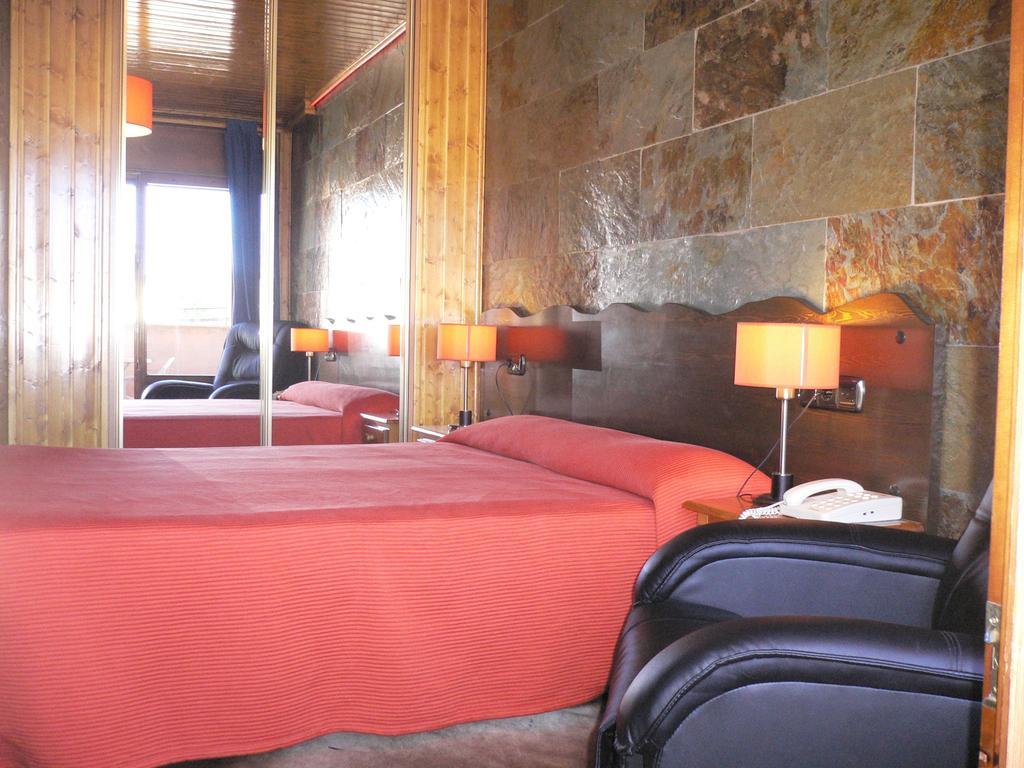 Hotel Dona Blanca Albarracín Extérieur photo