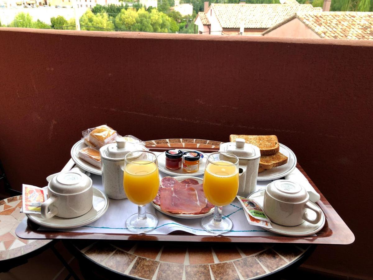 Hotel Dona Blanca Albarracín Extérieur photo